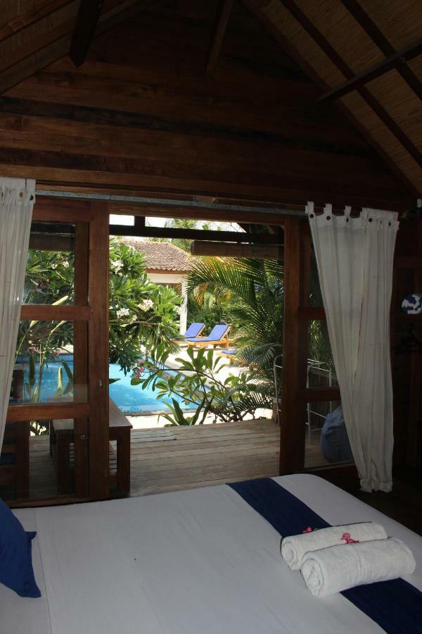 Indigo Bungalows Джили Трауанган Екстериор снимка